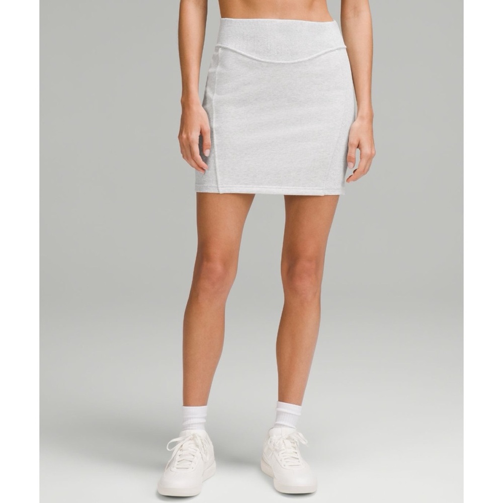 NWT Lululemon Scuba High Rise Mini Skirt Heathered Core Ultra Light Grey XL